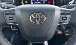 Toyota Camry SE (Natl) 2026