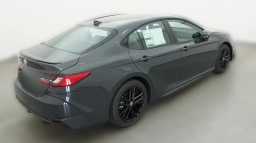 Toyota Camry SE (Natl) 2026