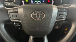 Toyota Camry LE (Natl) 2026