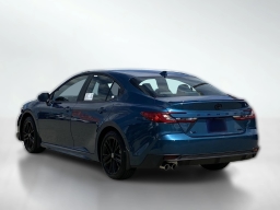 Toyota Camry SE (Natl) 2026