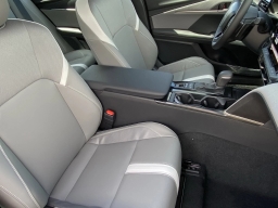 Toyota Camry SE (Natl) 2026