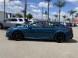 Toyota Camry SE (Natl) 2026