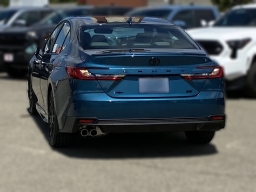 Toyota Camry SE (Natl) 2026