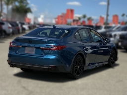 Toyota Camry SE (Natl) 2026