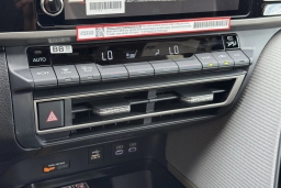 Toyota Camry SE (Natl) 2026