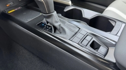 Toyota Camry SE (Natl) 2026