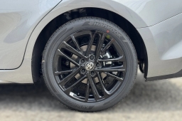 Toyota Camry SE (Natl) 2026