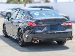 Toyota Camry SE (Natl) 2026