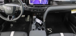 Toyota Camry SE (Natl) 2026
