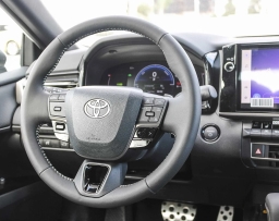 Toyota Camry SE (Natl) 2026