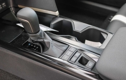 Toyota Camry SE (Natl) 2026