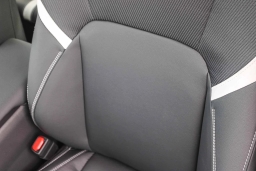 Toyota Camry SE (Natl) 2026