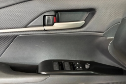 Toyota Camry SE (Natl) 2026