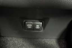 Toyota Camry SE (Natl) 2026