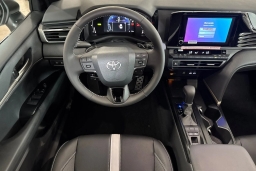 Toyota Camry SE (Natl) 2026