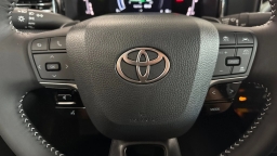 Toyota Camry SE (Natl) 2026