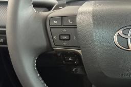 Toyota Camry SE (Natl) 2026