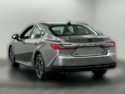 Toyota Camry XLE (Natl) 2026