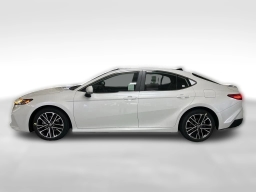 Toyota Camry XLE (Natl) 2026