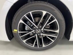 Toyota Camry XLE (Natl) 2026