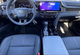 Toyota Camry XLE (Natl) 2026