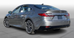 Toyota Camry XLE (Natl) 2026