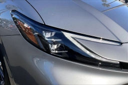 Toyota Camry XLE (Natl) 2026