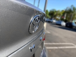 Toyota Camry XLE (Natl) 2026