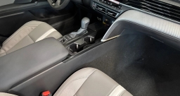 Toyota Camry SE (Natl) 2026