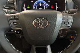 Toyota Camry SE (Natl) 2026