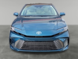 Toyota Camry XLE AWD (Natl) 2026