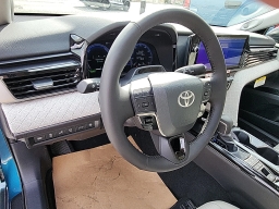 Toyota Camry XLE AWD (Natl) 2026