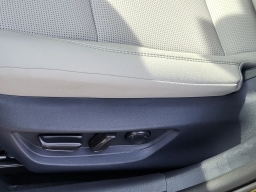 Toyota Camry XLE AWD (Natl) 2026