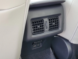 Toyota Camry XLE AWD (Natl) 2026