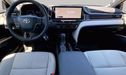 Toyota Camry XLE AWD (Natl) 2026