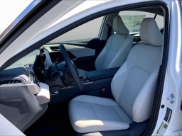 Toyota Camry XLE AWD (Natl) 2026