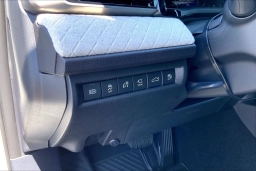 Toyota Camry XLE AWD (Natl) 2026