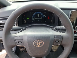 Toyota Camry SE AWD (Natl) 2026