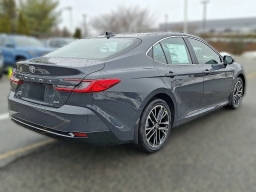 Toyota Camry XLE AWD (Natl) 2026