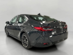 Toyota Camry XLE AWD (Natl) 2026