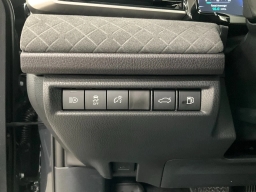 Toyota Camry XLE AWD (Natl) 2026