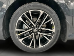 Toyota Camry XLE AWD (Natl) 2026