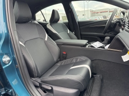 Toyota Camry SE AWD (Natl) 2026