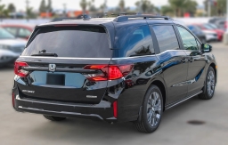 Honda Odyssey Touring Auto 2026