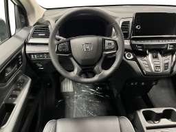 Honda Odyssey Touring Auto 2026