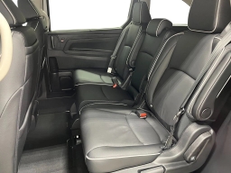 Honda Odyssey Touring Auto 2026