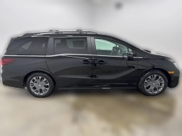 Honda Odyssey Touring Auto 2026