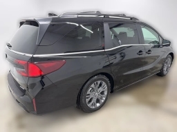 Honda Odyssey Touring Auto 2026