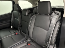 Honda Odyssey Touring Auto 2026