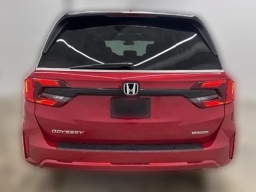 Honda Odyssey Touring Auto 2026